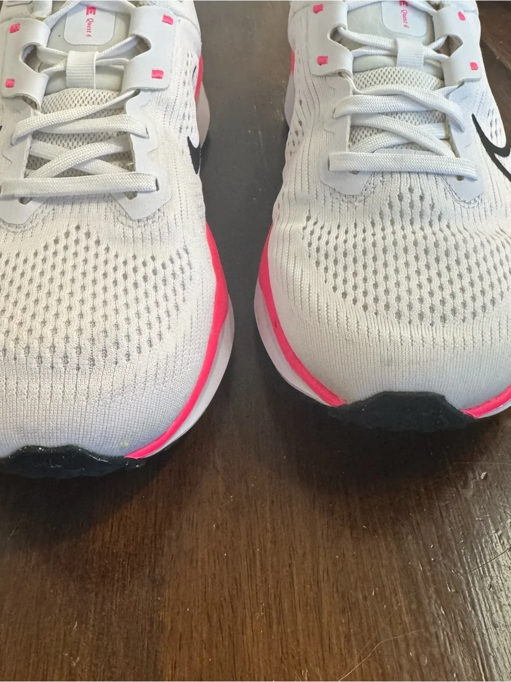 Nike Quest 6 Retro Women's Athletic Running Gym Low Top Sneaker Pink/White 10.5